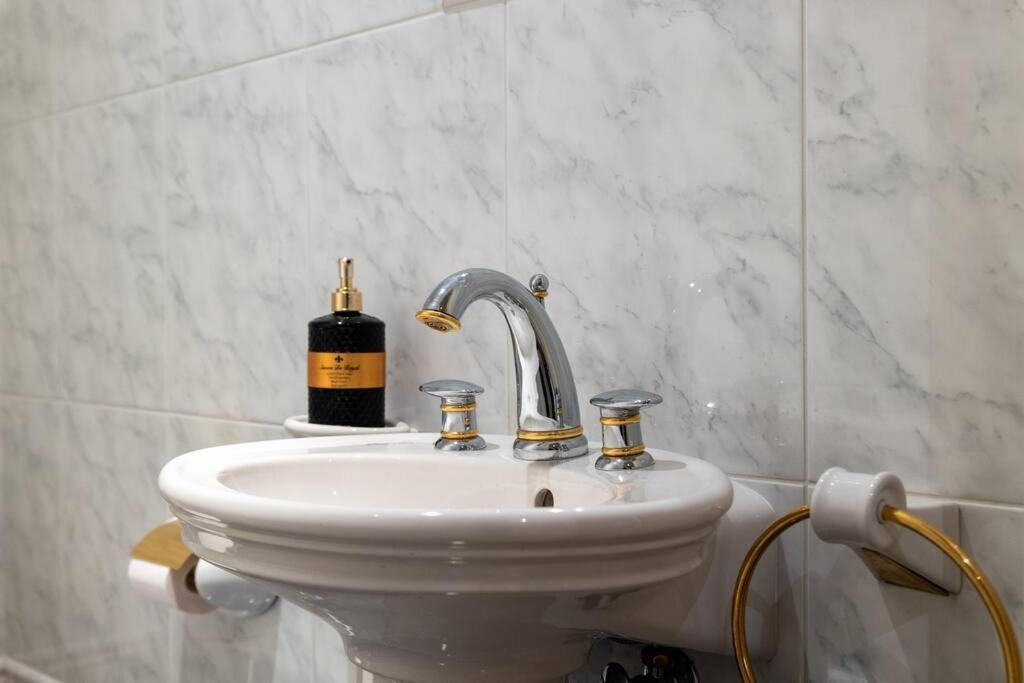 טאלין Dictumfactum Luxury Residence מראה חיצוני תמונה