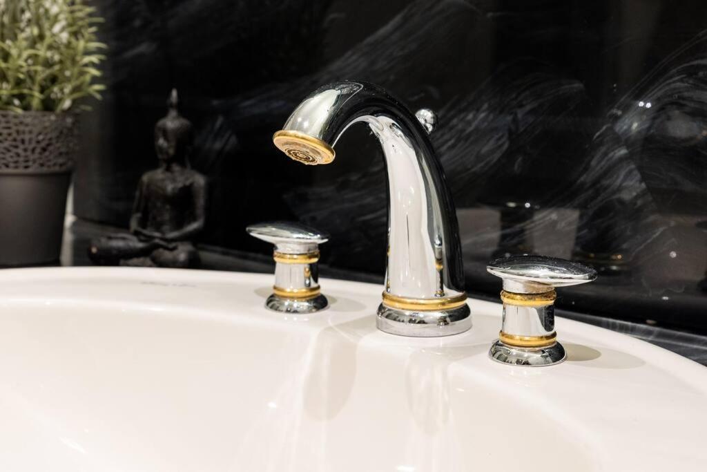 טאלין Dictumfactum Luxury Residence מראה חיצוני תמונה